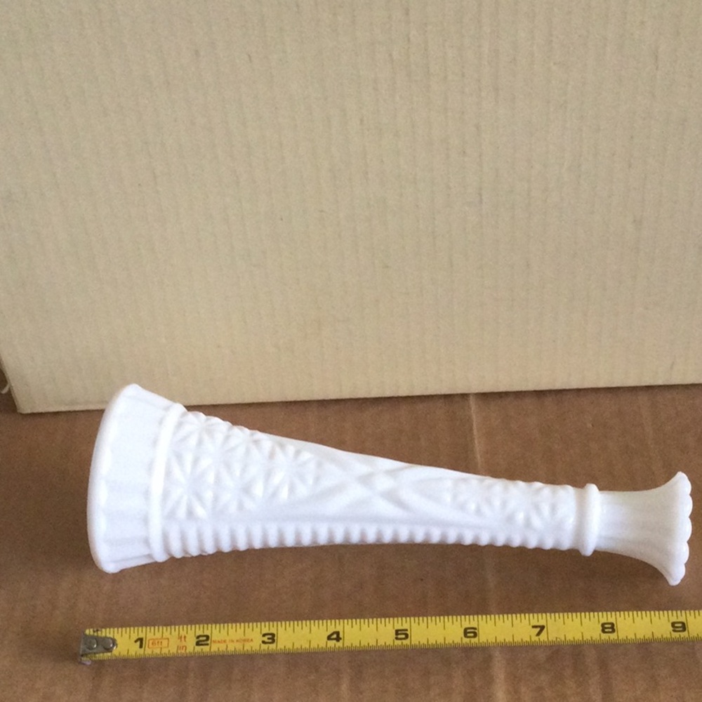 White Vase - Picture 6 of 8